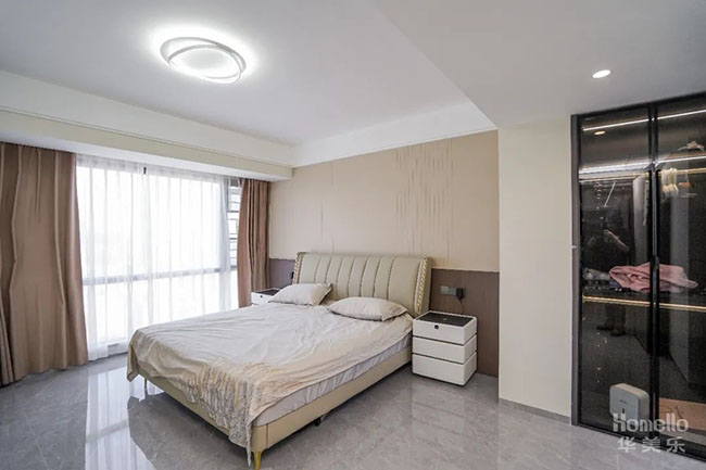 120㎡現(xiàn)代三居室，開放式廚房加島臺設計，這樣的橫廳布局真的很美好